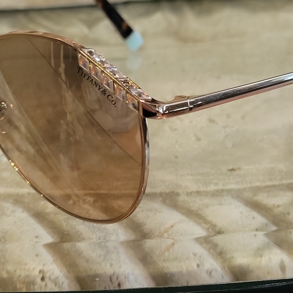 Tiffany & Company Pillow Crystal Sunglasses TF3073 NWOT. NAM#482 - Picture 12 of 17